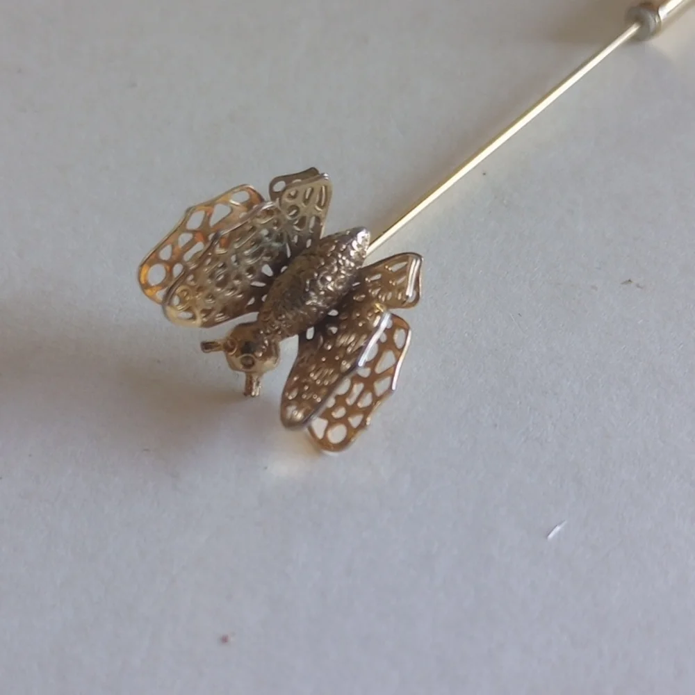 PENDANTS , PIN VINTAGE LOT CHERUB, BUTTERFLY HAT PIN,  PARAKEED LOT OF THREE